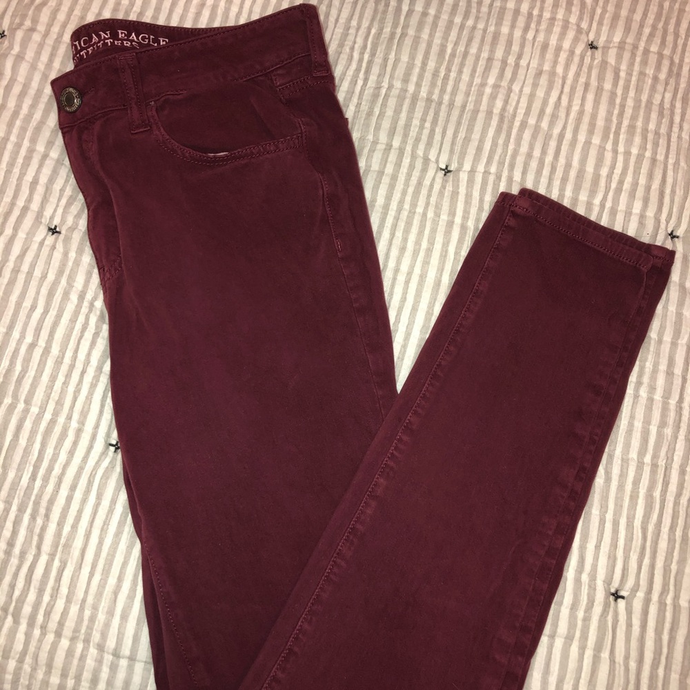 AMERICAN EAGLE MAROON CORDUROY SKINNY JEANS